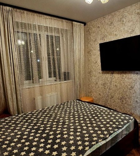 3-комн квартира улица Генерала Донскова, 21к5