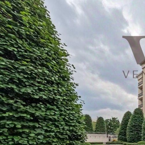 4-комн квартира улица Ефремова, 19к1