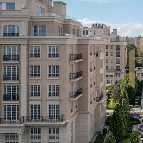 4-комн квартира улица Ефремова, 19к2