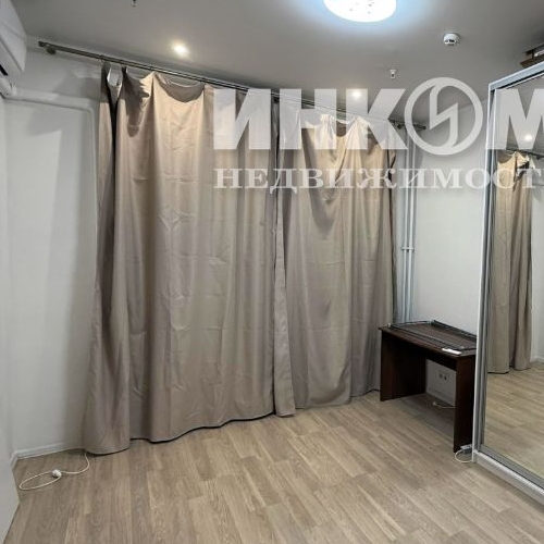 2-комн квартира улица Летчика Ульянина, 3А