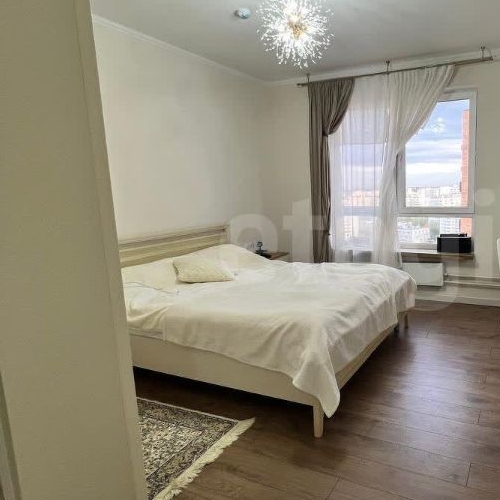 3-комн квартира улица Поляны, 5Ак1