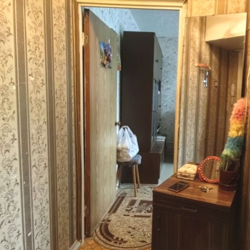 1-комн квартира пос. Кузяевского фарфорового завода, 4