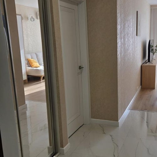 2-комн квартира бульвар Академика Ландау, 1