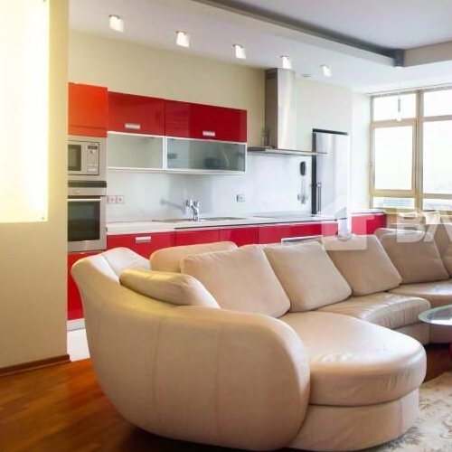 3-комн квартира улица Врубеля, 8