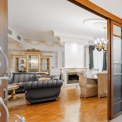 4-комн квартира улица Климашкина, 17С2