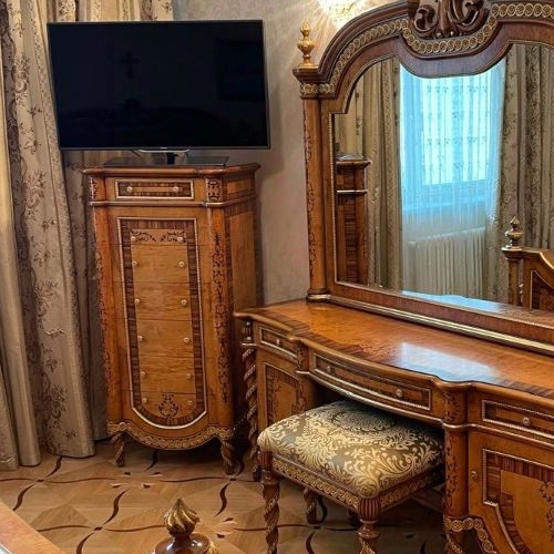 3-комн квартира улица Крупской, 1