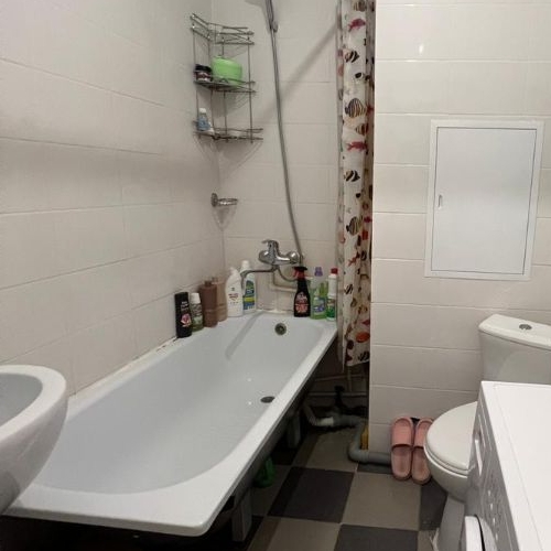 3-комн квартира Октябрьский пгт, улица Школьная, 1к2