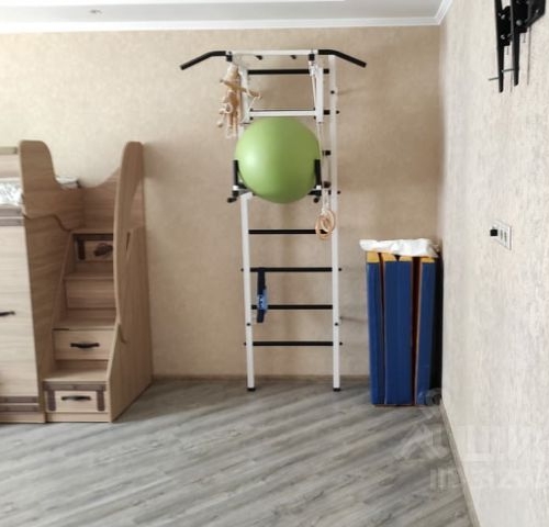 3-комн квартира Октябрьский пгт, улица Школьная, 1к2