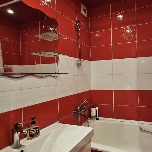 3-комн квартира Октябрьский пгт, улица 60 лет Победы, 7