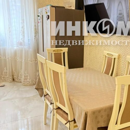 3-комн квартира Авиационная улица, 77к2