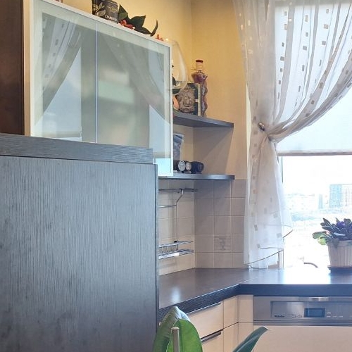 6-комн квартира улица Маршала Тухачевского, 37/21