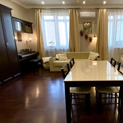 Студия Изумрудная улица, 18