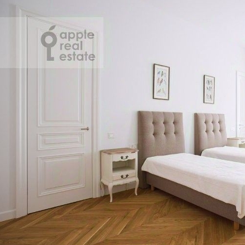 3-комн квартира Никольская улица, 10/2С2б