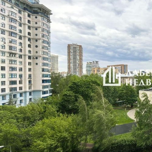 5-комн квартира улица Маршала Соколовского, 5