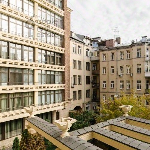 4-комн квартира Большой Левшинский переулок, 11