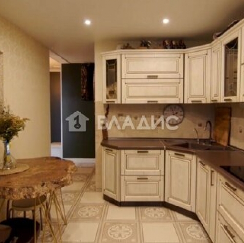 3-комн квартира Авиаконструктора Петлякова ул,  д. 13