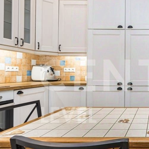 3-комн квартира Международный кв-л, Клязьма-Старбеево мкр, улица Береговая, 5