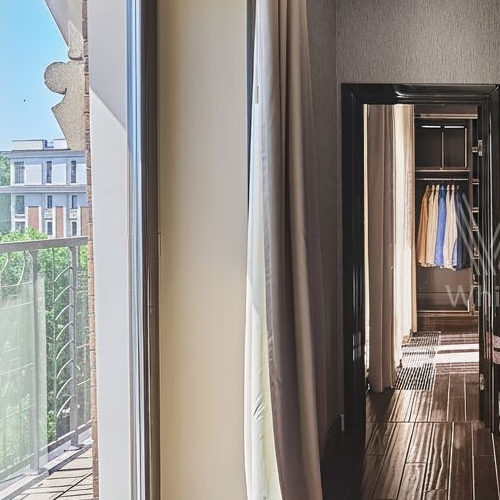 4-комн квартира улица Косыгина, 2к1