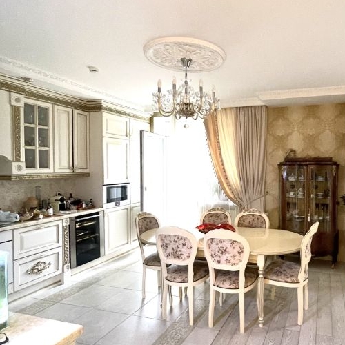 4-комн квартира улица Твардовского, 12к2