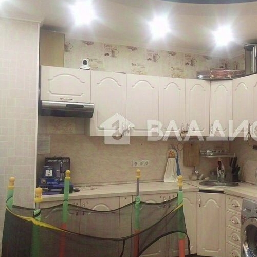 4-комн квартира Октябрьский пгт, улица Школьная, 1к2