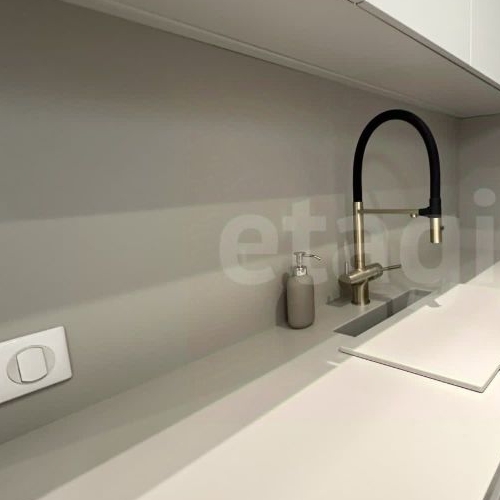 2-комн квартира улица Петра Алексеева,  д. 14