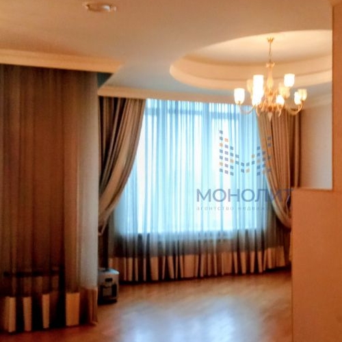 6-комн квартира улица Маршала Соколовского, 1