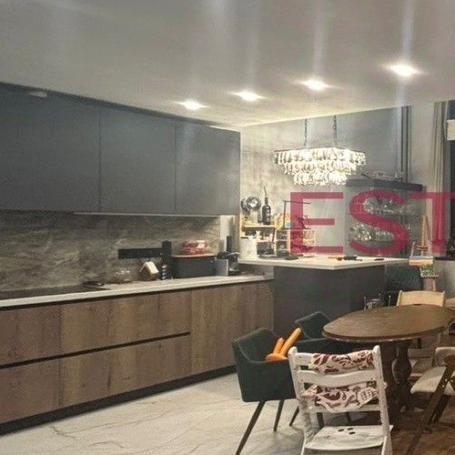 6-комн квартира Домостроительная улица, 14