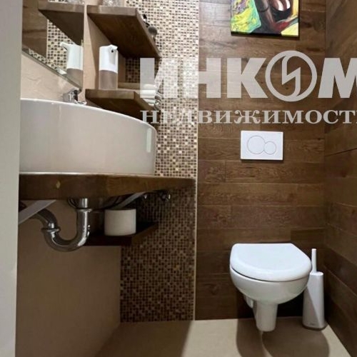 3-комн квартира улица Летчика Ульянина, 2