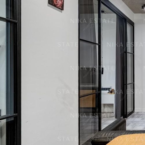 3-комн квартира улица Хромова, 3