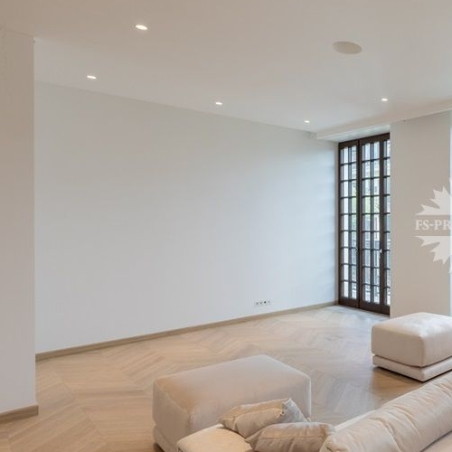 4-комн квартира улица Ефремова, 19к1