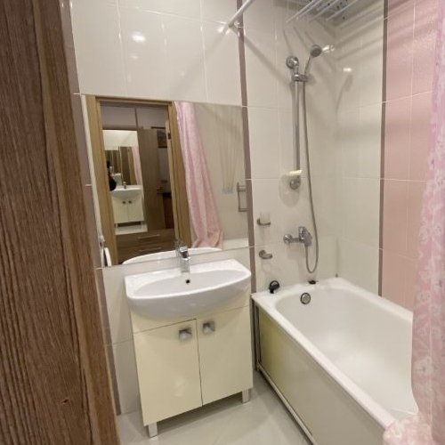 1-комн квартира Строителей мкр, Некрасовский пгт, 40