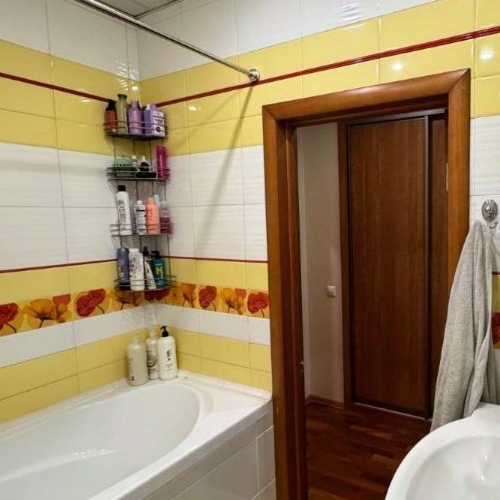 4-комн квартира улица Трофимова, 9К2