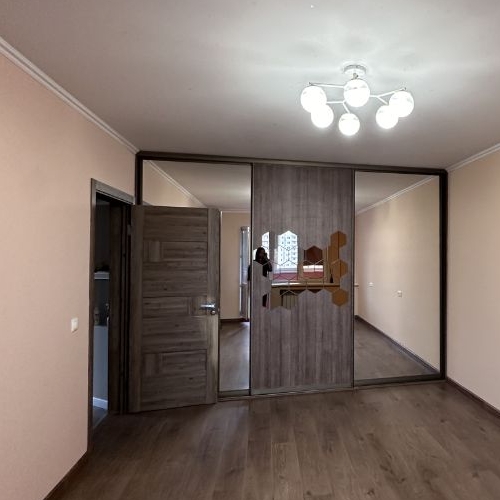 3-комн квартира Новые Островцы мкр, д. Островцы, улица Баулинская, 9