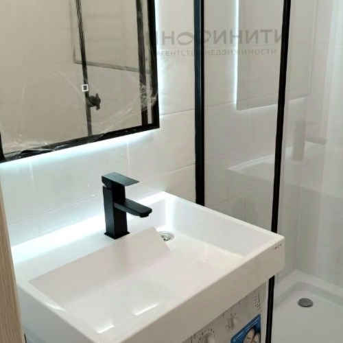 Студия улица Александры Монаховой, 83