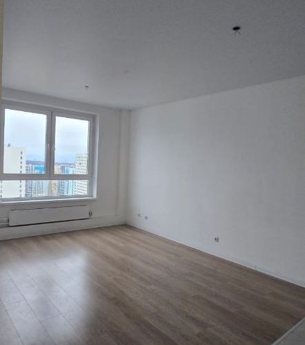 3-комн квартира улица Поляны, 5Ак2