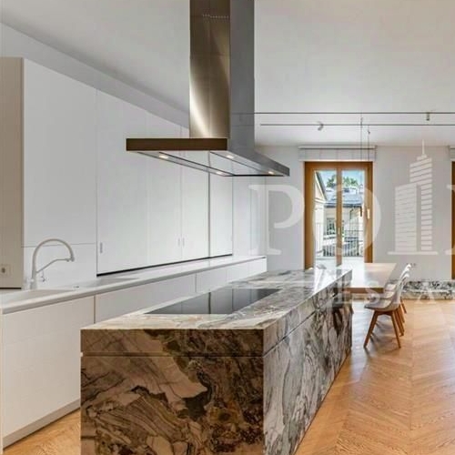 4-комн квартира улица Льва Толстого, 23к1