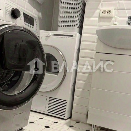 2-комн квартира бульвар Академика Ландау, 3