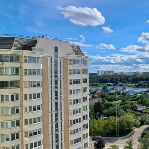 2-комн квартира улица Авиаконструктора Петлякова, 11