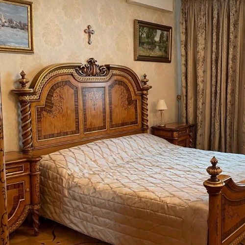 3-комн квартира улица Крупской, 1