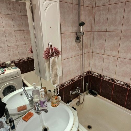 2-комн квартира 6-й мкр,  д. 11