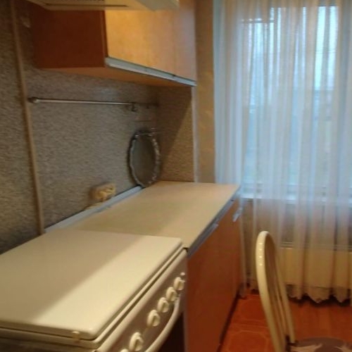 2-комн квартира с. Квашенки, 15