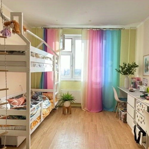 3-комн квартира улица Авиаконструктора Петлякова, 31