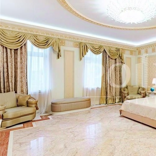 4-комн квартира переулок Хилков, 1