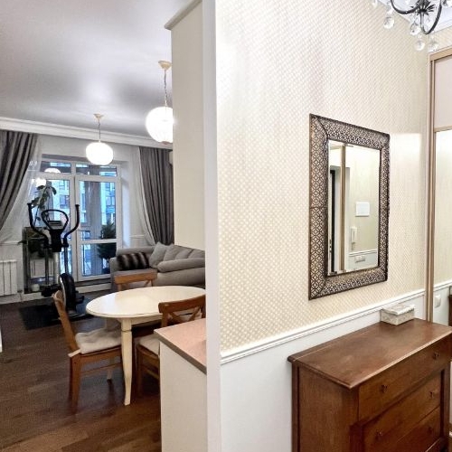 2-комн квартира Международный кв-л, Клязьма-Старбеево мкр, улица Береговая, 1А