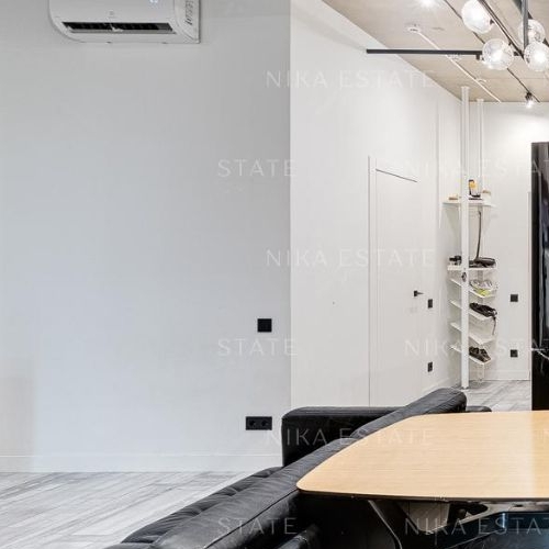 3-комн квартира улица Хромова, 3