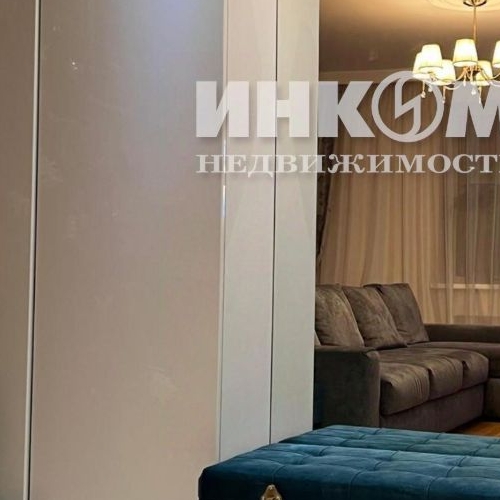 3-комн квартира улица Летчика Ульянина, 2