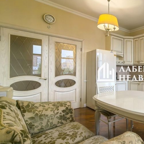 5-комн квартира улица Маршала Соколовского, 5