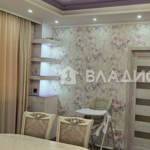 4-комн квартира Октябрьский пгт, улица Школьная, 1к2