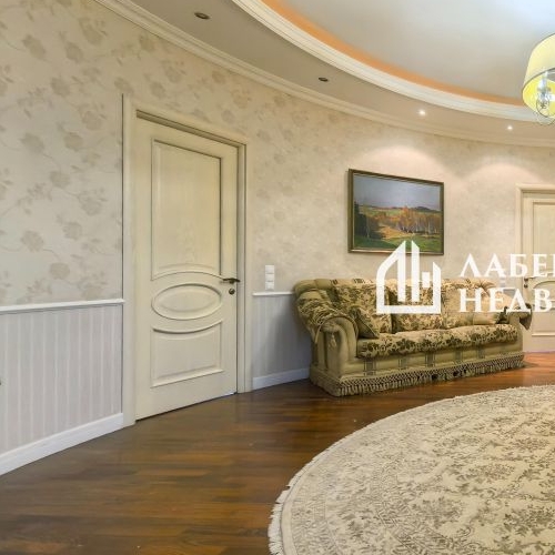 5-комн квартира улица Маршала Соколовского, 5