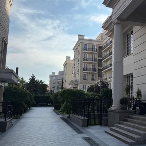 6-комн квартира улица Ефремова, 19к3